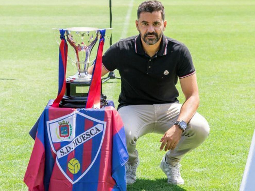 Míchel: “El Huesca va a dar que hablar y vamos a disfrutar de la Primera División”