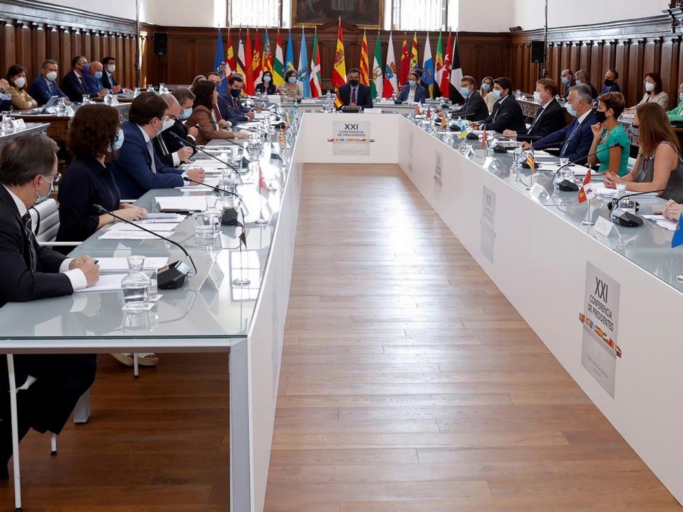 Sánchez asume el reparto del fondo y promete coordinarlo con las CCAA