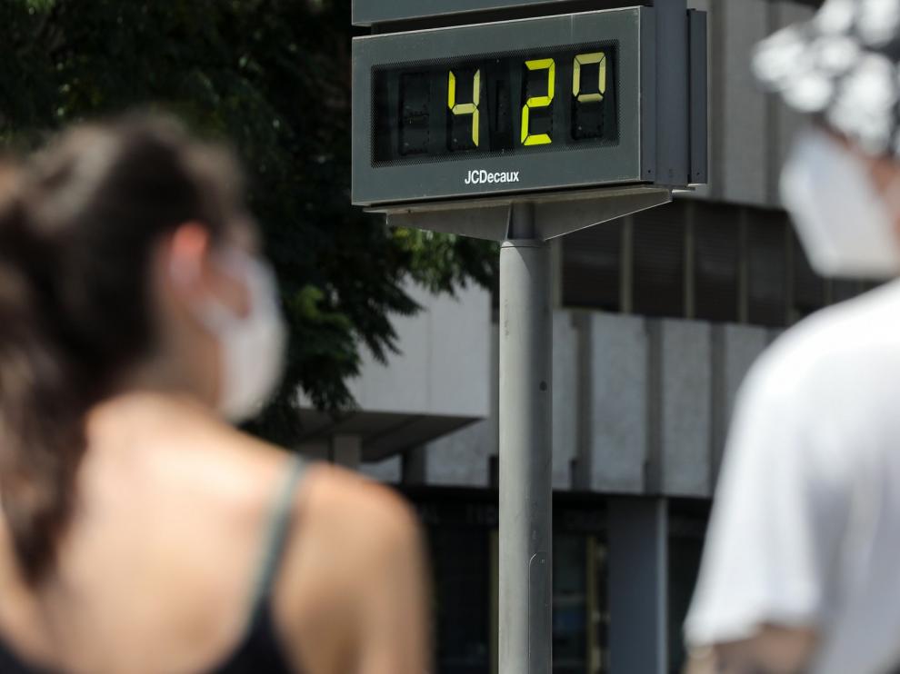 Media España sigue en alerta por calor, con siete regiones en nivel naranja