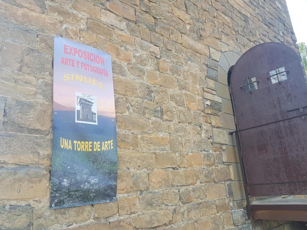 Exposición de arte y fotografía en el torreón de Sinués