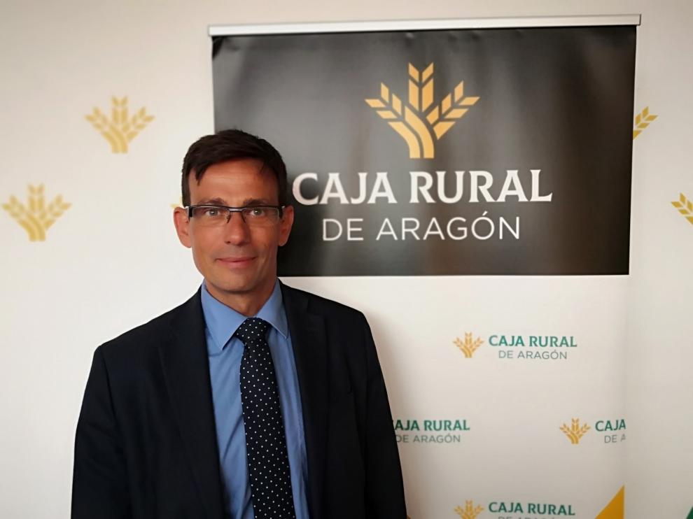 "Compra con el corazón y ayuda a las empresas locales a cumplir sus sueños" para dinamizar el comercio en el Alto Gállego