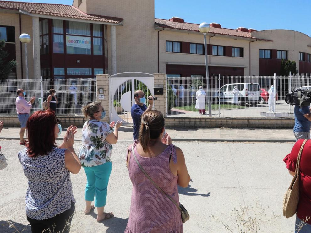 El pueblo de Chimillas muestra su apoyo a internos y plantilla de la residencia