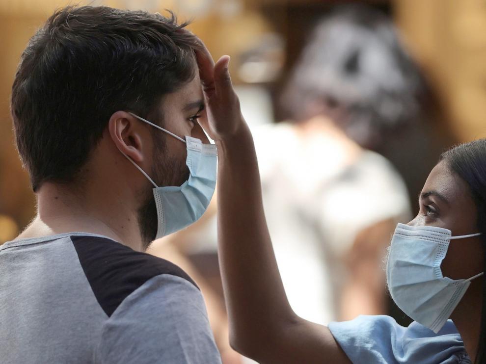 Verano al aire libre con mascarilla pero respetando la naturaleza