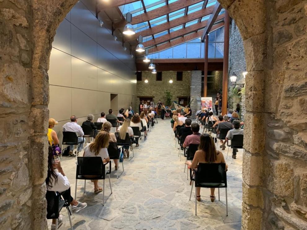 El Ballarte atrae a vecinos y visitantes en su primer año