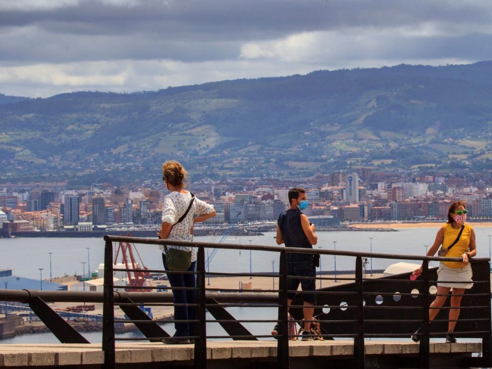 La llegada de turistas extranjeros a España cae un 97,7% en junio por el cierre de fronteras