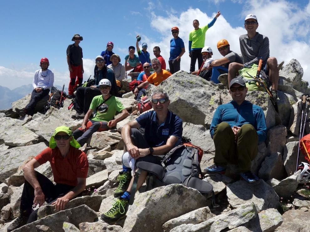 Travesía del pico Frondellas (3.071 m)