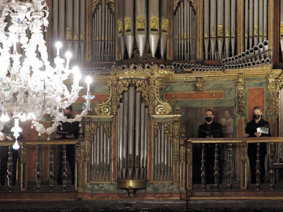 Solemne diálogo musical de órgano y gregoriano en Jaca