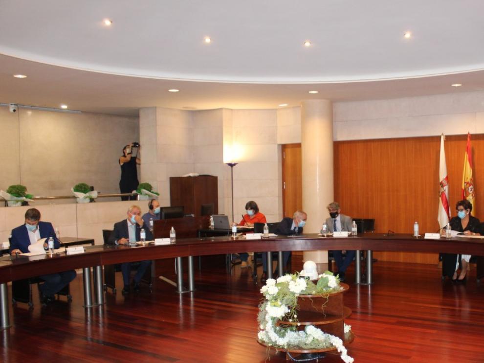 El pleno de la DPH pide rebajas tributarias para la provincia de Huesca