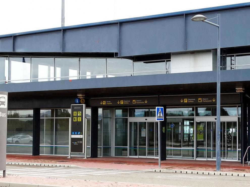El Huesca no vuela desde el aeropuerto de la capital por falta de personal