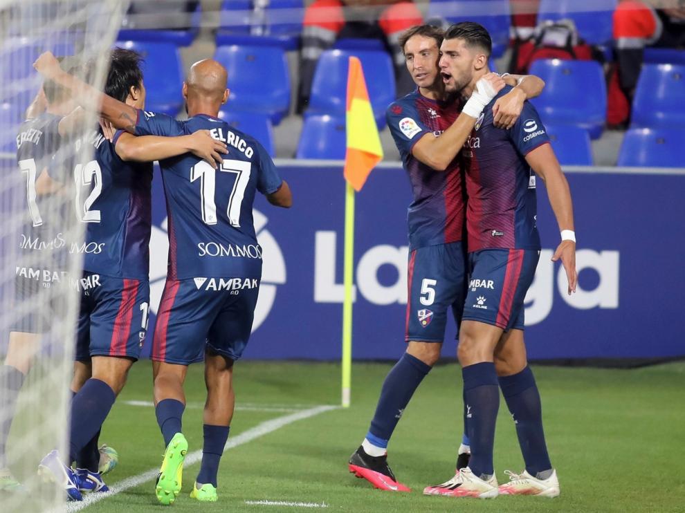 La lentitud del mercado mantiene al club con "paso de buey, ojo de halcón..."