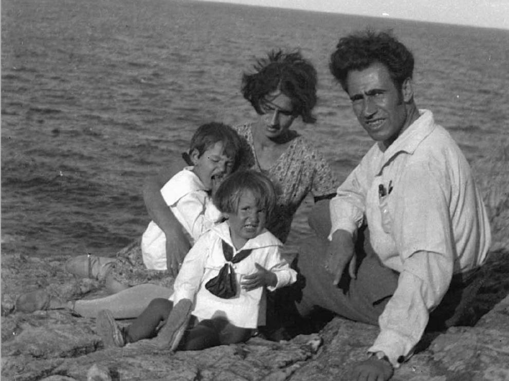 Aragón TV homenajea a Ramón Acín con "Tizas en los bolsillos"