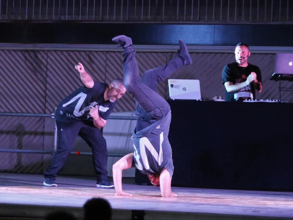 Noche de viernes con "breakdance" y "freestyle" para el público más joven
