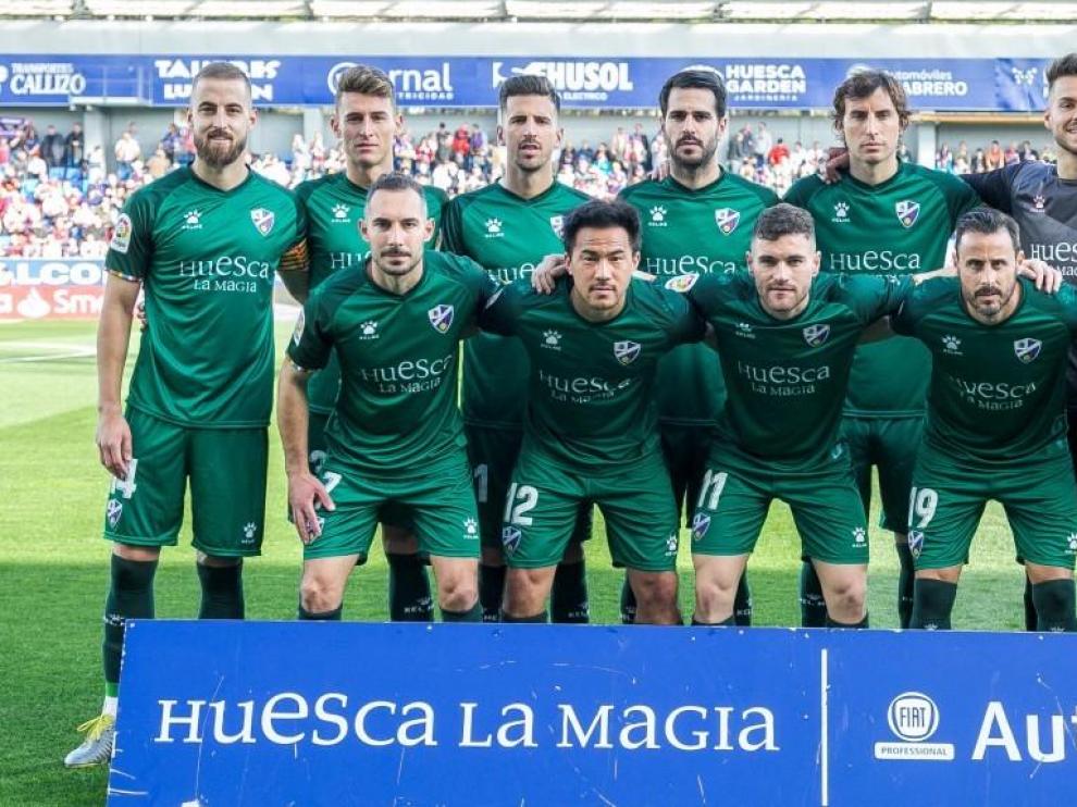 El Huesca pone a la venta camisetas solidarias para la lucha contra el cáncer