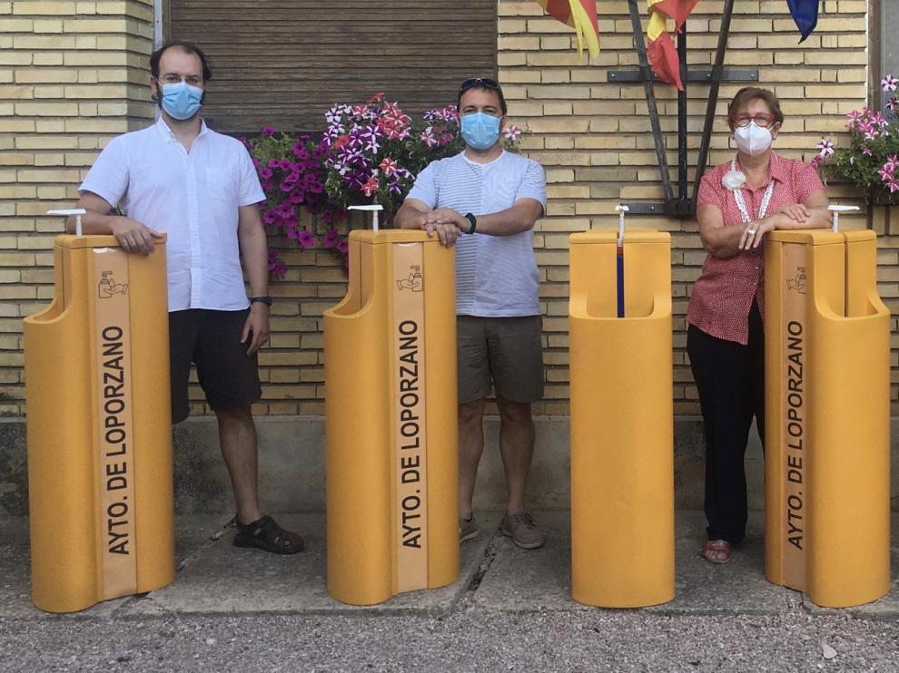 El Ayuntamiento de Loporzano distribuye dispensadores de hidrogel y mascarillas a los establecimientos y servicios básicos