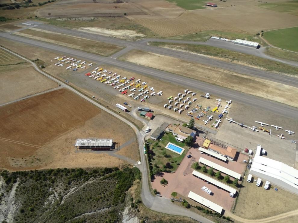 Una veintena de pilotos franceses se dan cita en Santa Cilia para sus vuelos
