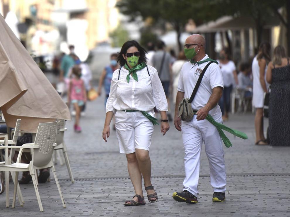 Una jornada de tranquilidad y menor afluencia de personas en Huesca