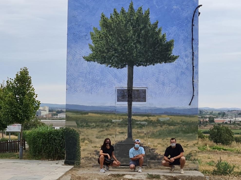 El Concurso de Arte Urbano deja nuevas huellas en Binéfar de la mano de dos jóvenes artistas