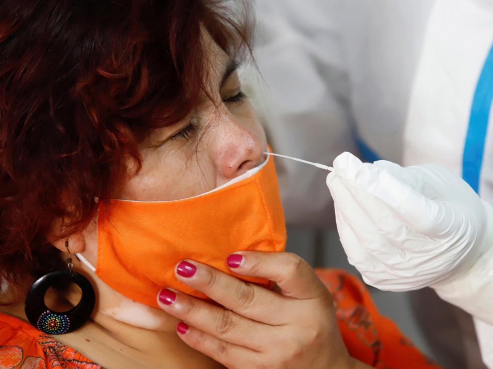 Sanidad registra un repunte con 1.690 nuevos positivos de coronavirus
