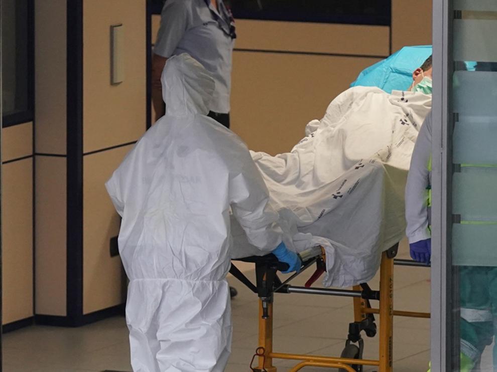 Encuentran coronavirus "viable" en el aire a casi 5 metros de un paciente