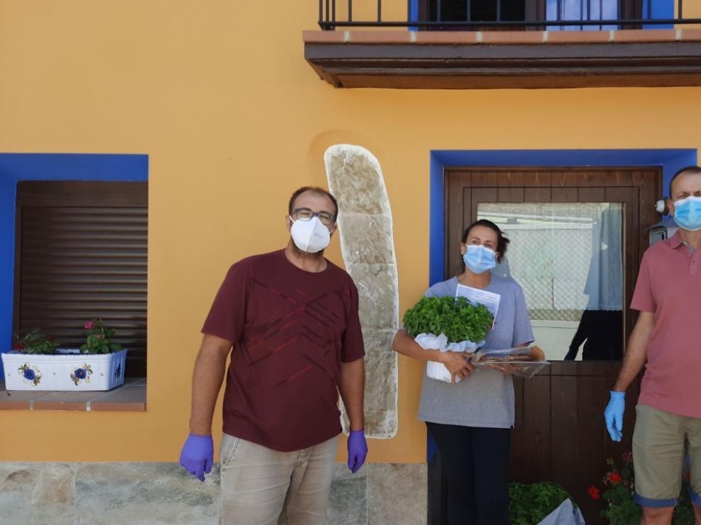 Plantas y dulces para recordar a los patronos en un verano sin festejos