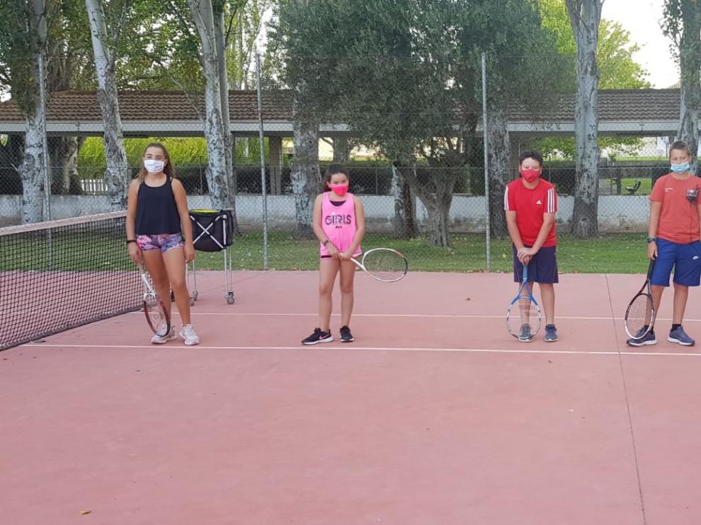 Los jóvenes del Somontano disfrutan del tenis en Berbegal, Peralta de Alcofea, Estadilla y Hoz de Barbastro