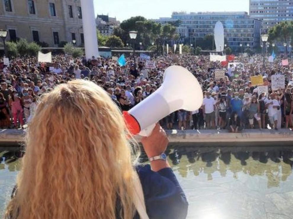 La Policía trata de identificar a personas que no llevaban mascarilla en Colón