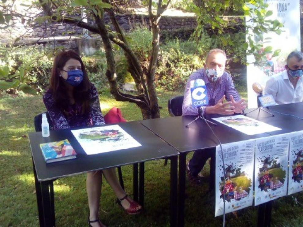 Ana Merino y Manuel Vilas hacen grande a la "Chicorrona" en Jaca