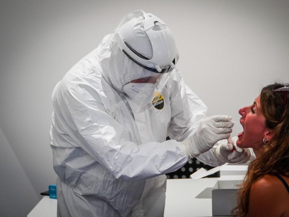 Los médicos advierten de que el dióxido de cloro pone en peligro la salud de los pacientes con covid-19