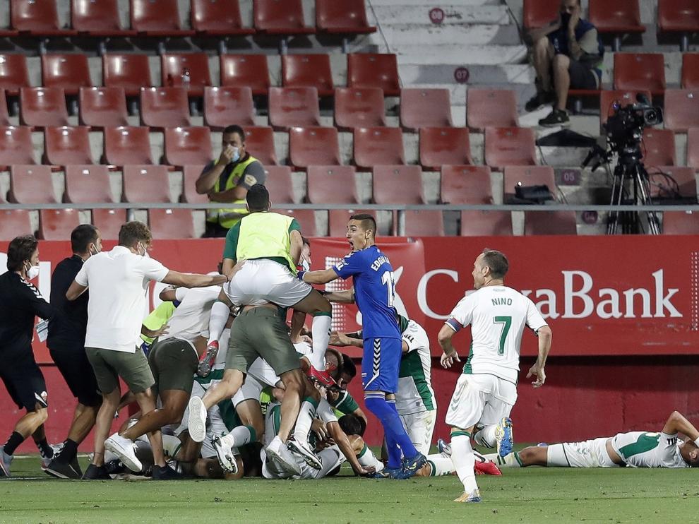 El Elche de Dani Calvo sube a Primera División con un épico tanto de Pere Milla (0-1)
