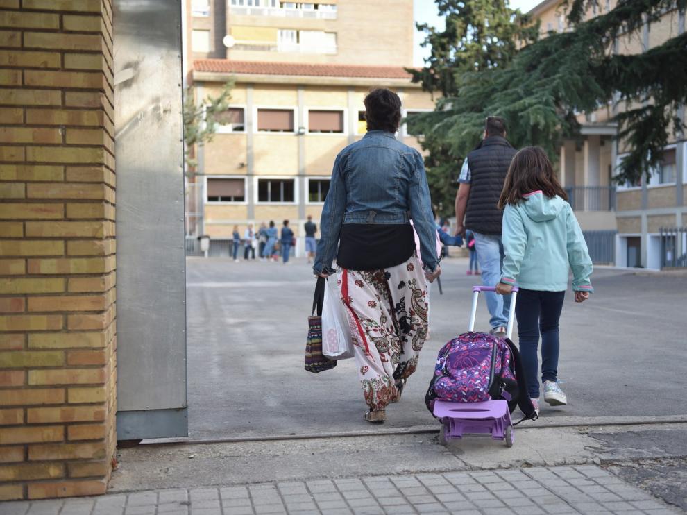El Gobierno convoca a las CC. AA. para abordar la "vuelta al cole"