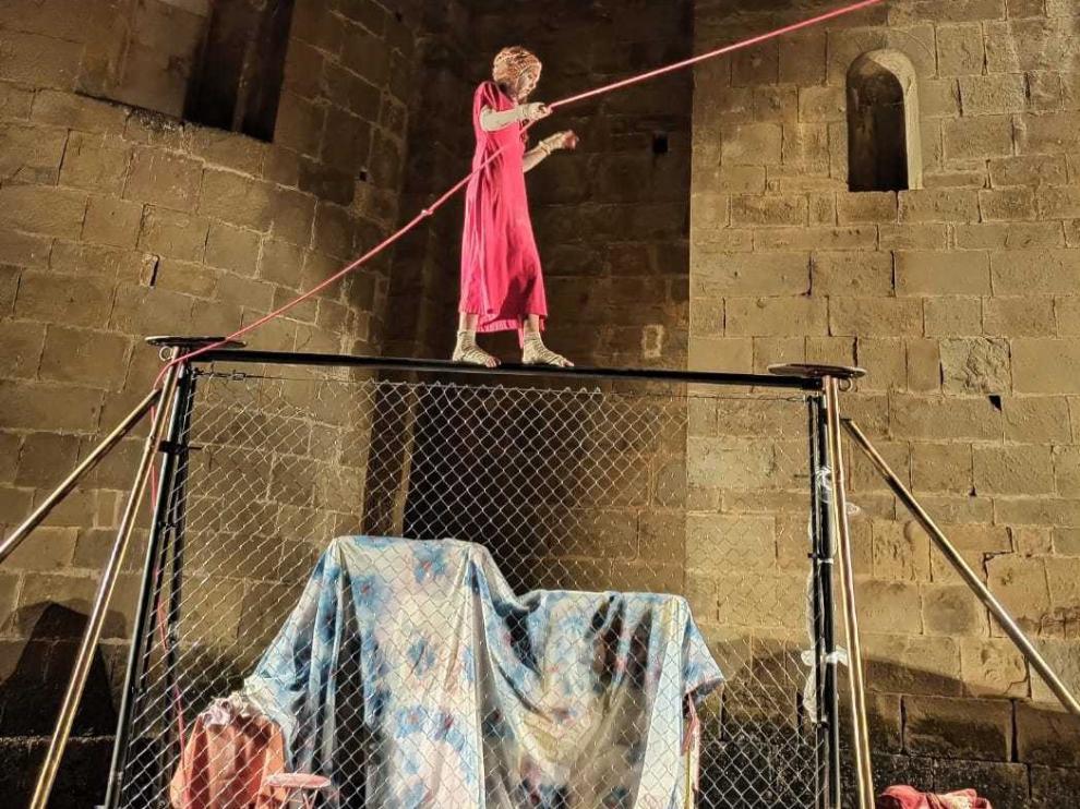 Mireia Miracle presentó "Rojo" en Santa Cruz de la Serós