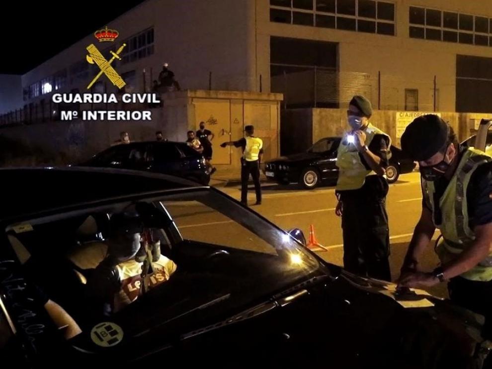 Disuelven una concentración ilegal de más de 150 coches en Zaragoza