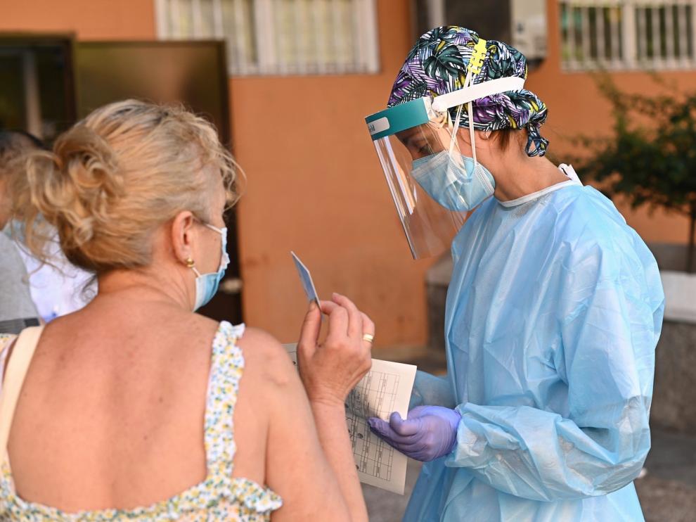 España suma otros 7.117 casos, 2.415 diagnosticados este lunes, un tercio en Madrid