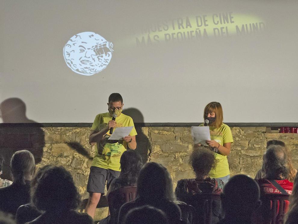 Ascaso completa el aforo en la primera noche de cine de la muestra más pequeña del mundo