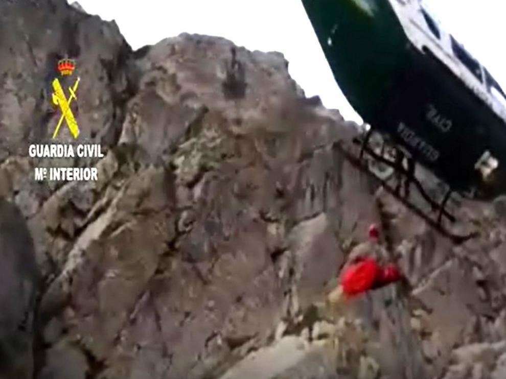 La Guardia Civil rescata el cuerpo sin vida de un hombre tras ser localizado por una senderista