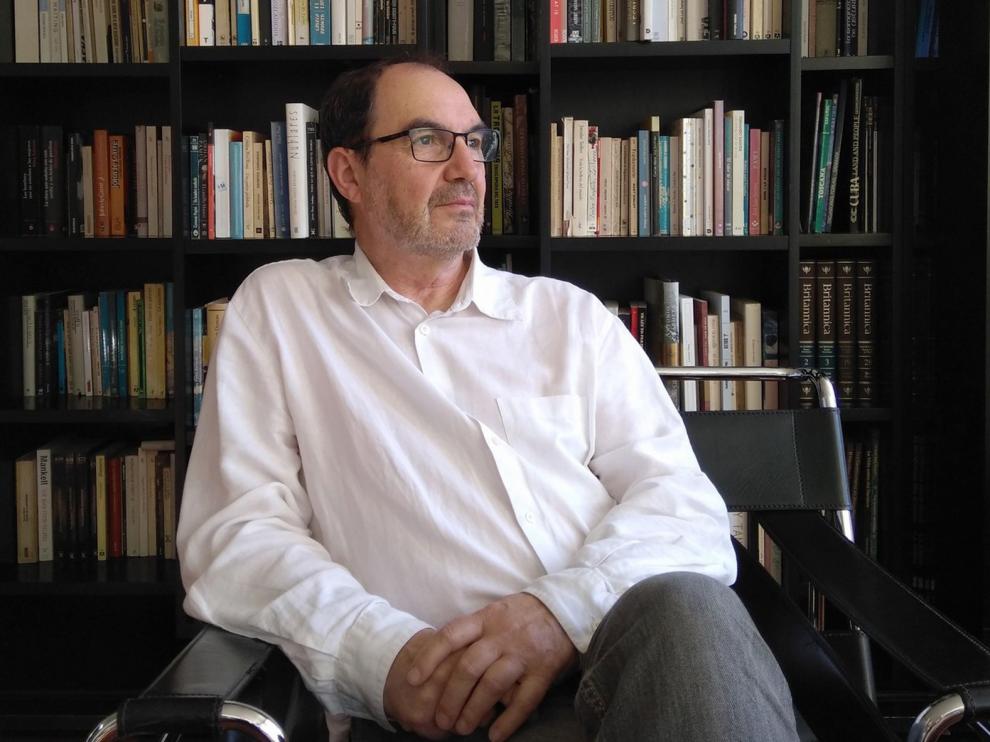 Miguel Ángel Martín: "La novela explica cómo las personas sobreviven a los movimientos forzosos"