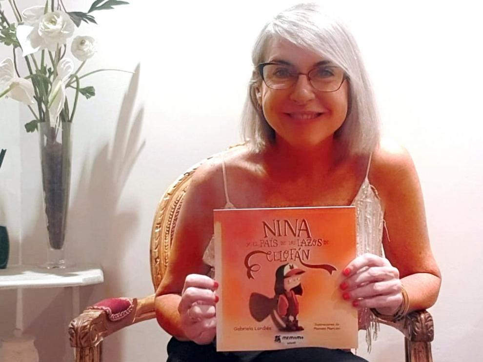 Gabriela Lardiés gana un Latino International Book Awards