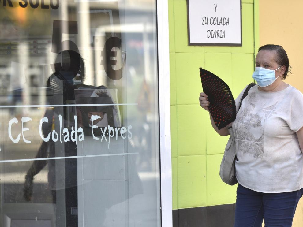 La temperatura máxima bajará este viernes 10 grados y se prevén tormentas