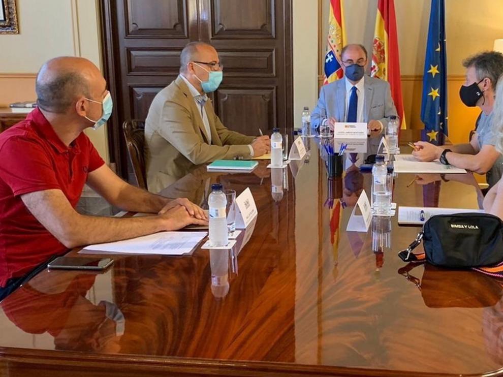 Felipe Faci reitera que la escuela es segura y el PP le acusa de improvisar