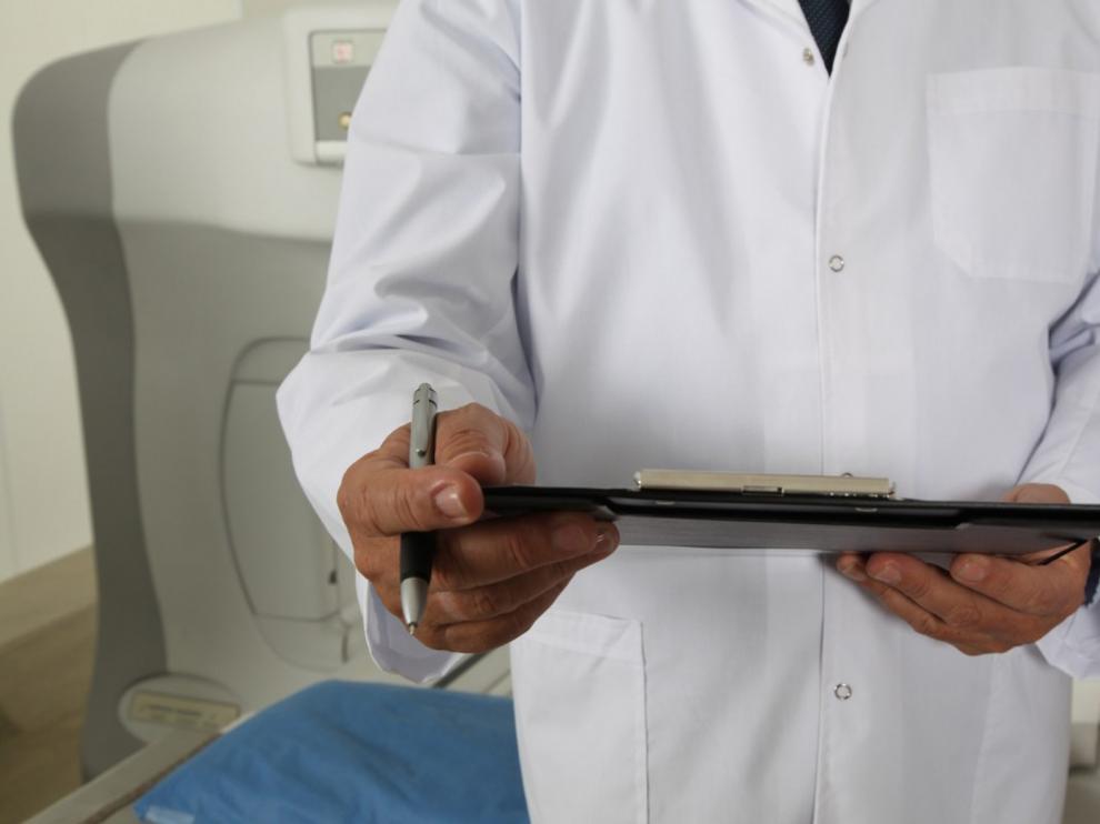 El Foro de la Profesión Médica critica a negacionistas