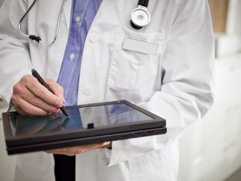 El Consejo General de Colegios expedienta a "Médicos por la verdad"