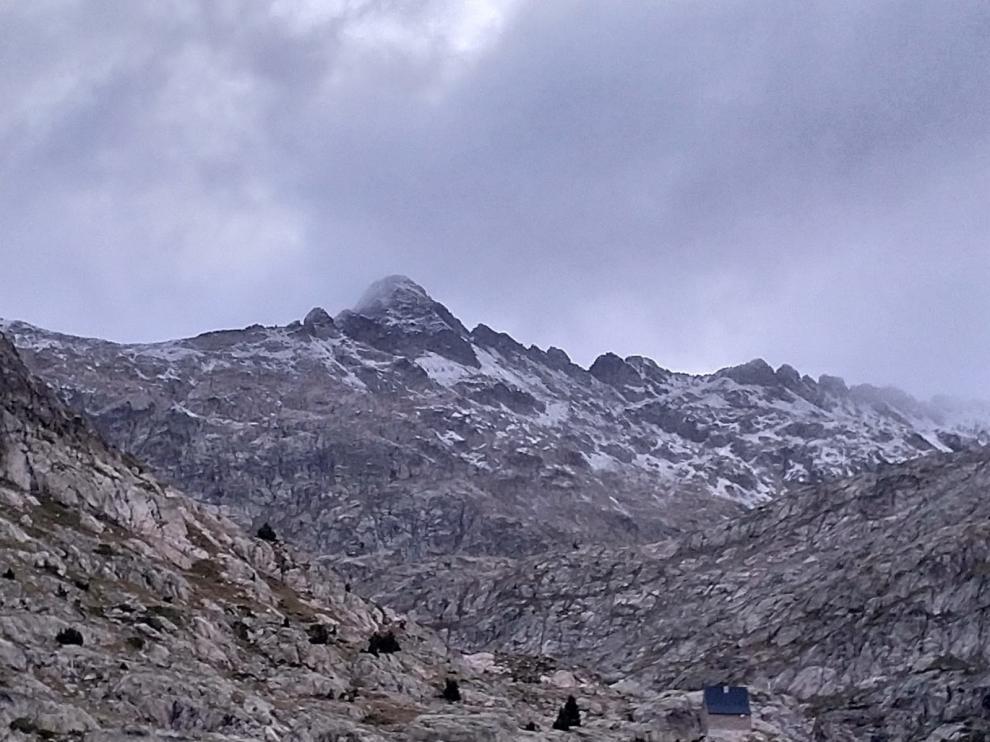 Descenso de temperaturas y primeras nieves en el Pirineo en el final de agosto