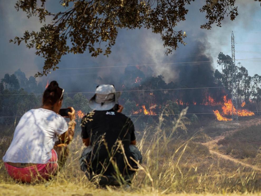 El incendio de Huelva ya ha afectado a 10.000 hectáreas