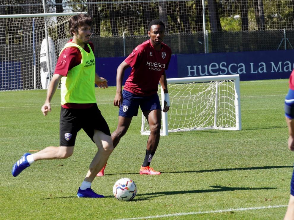 El equipo se hará más test tras el positivo de Oyarzábal