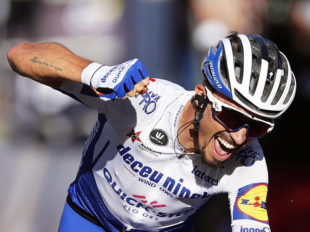 Alaphilippe se viste de amarillo