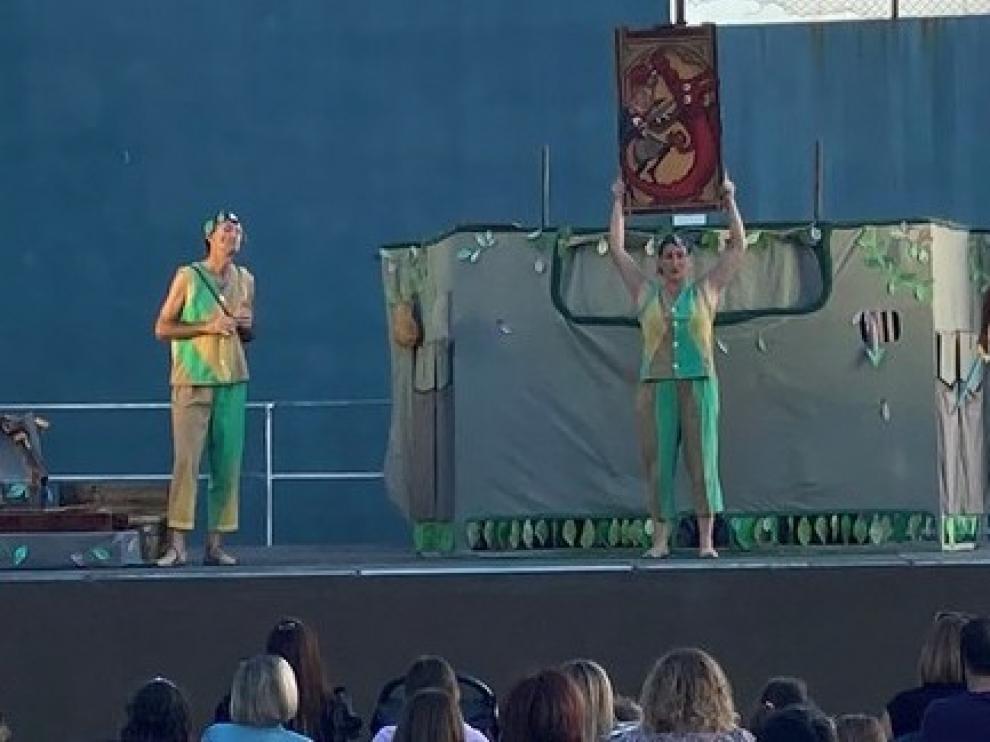 Los Titiriteros de Binéfar presentan "Dragoncio" en las Escuelas de Altorricón