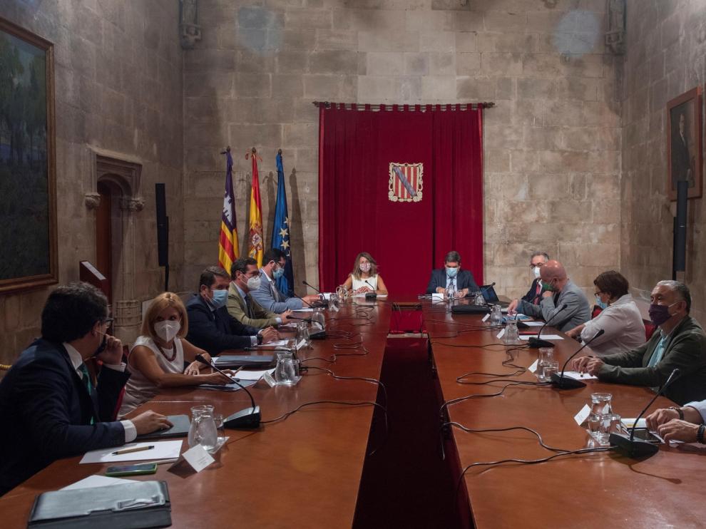 Gobierno y agentes sociales coinciden en mantener las prestaciones de los ERTE