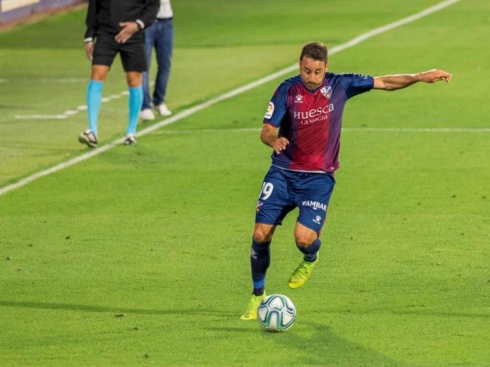 Pedro López puede ser baja un mes en el Huesca