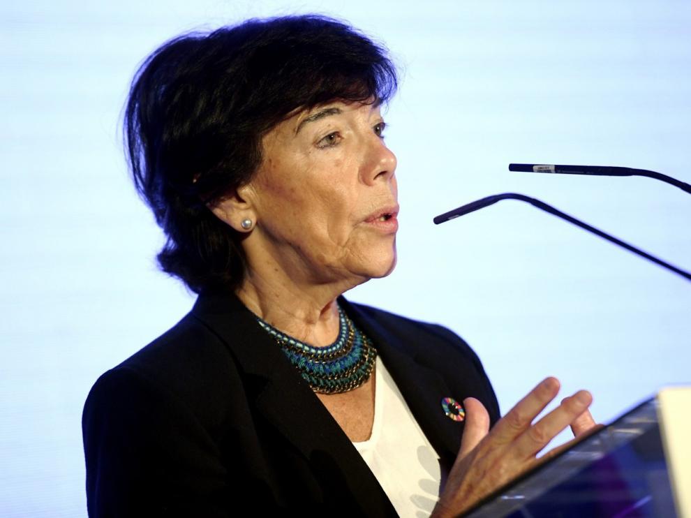 Isabel Celaá: "No habrá espacio alternativo más seguro que la escuela"