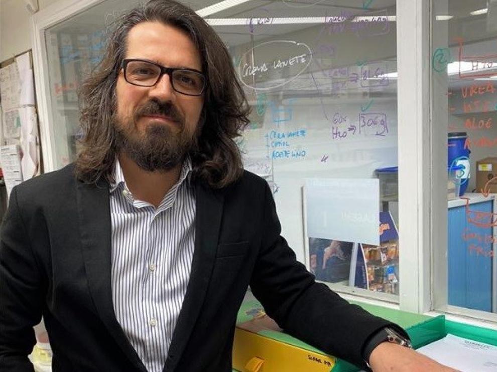 El barbastrense Edgar Abarca, en un estudio sobre pacientes graves